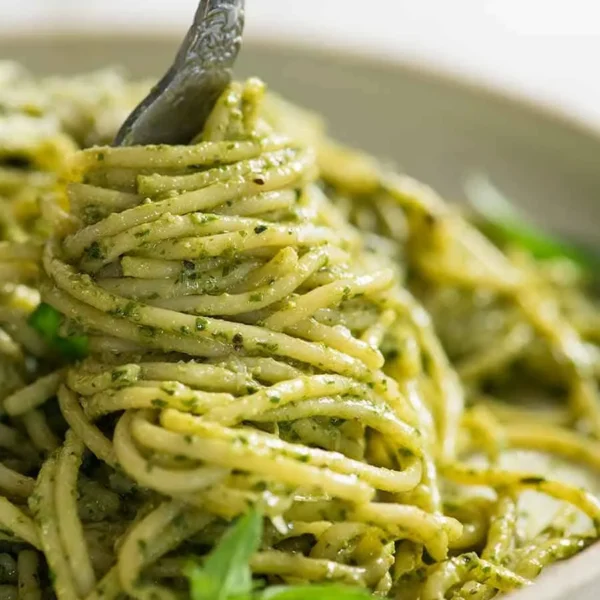 Spaghetti Alfredo pesto